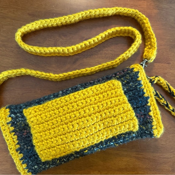 Liza Luna Handmade Yellow & Black Crochet Crossbody/Clutch Bag with 2 Straps - Picture 5 of 7
